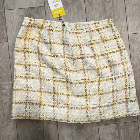 Cabi Coco Skirt (style 6362) - Picture 7 of 13